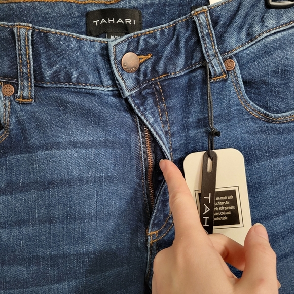 NWT Tahari Classic Skinny Kelly Jeans (size 10 / 30) - Picture 2 of 14